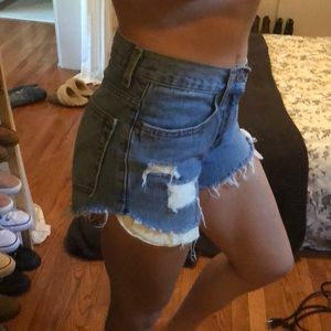 Levi’s Distressed Jean Shorts// sold